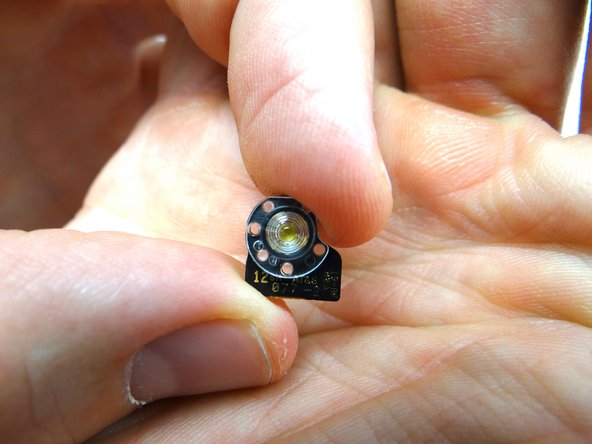 Picture 1: Retrieve the camera flash from COMPARTMENT C.