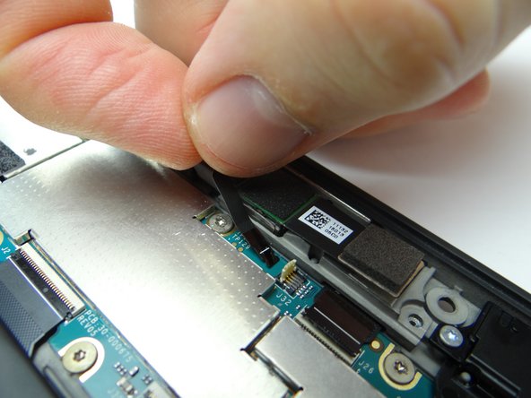 Picture 1: Pull microphone cable free with your fingers.