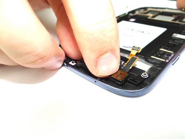 Picture 3: Replace the top microphone casing bracket from SLOT 3.