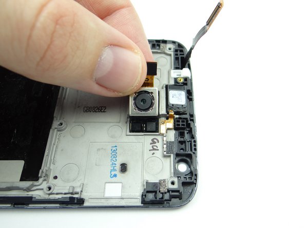 Place the rear camera in COMPARTMENT D.