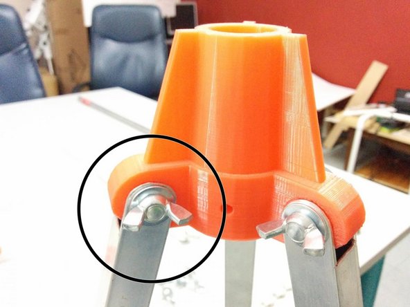 Assemble the top part using the top bracket (3D printed) and the M6 bolts as shown.