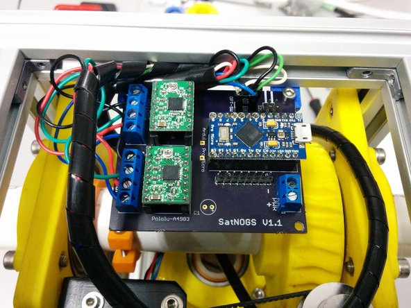 2x M5-14 screws, 2xM5 t-slot nuts