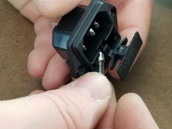 First you will be installing the fuses into the power plug and fuse holder.