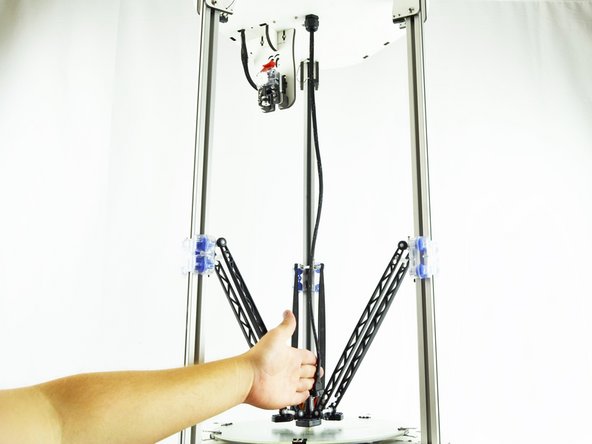 Connect the 8 position pluggable connector to the HE280 Hotend. This plug is keyed. Align the connector and press it into the plug.