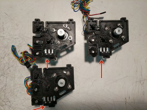 When installing the end stop switches, please make sure that they're oriented as shown in the photos. (The red arrow is indicating the &quot;button&quot; on the switch. It should be closest to the TSLOT hardware.