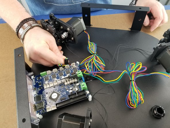 Plug this motor into the second position from the corner of the Duet.