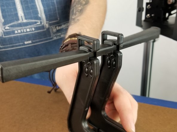 Install the cross brace in the spool holder side plates as shown in Pic 2.