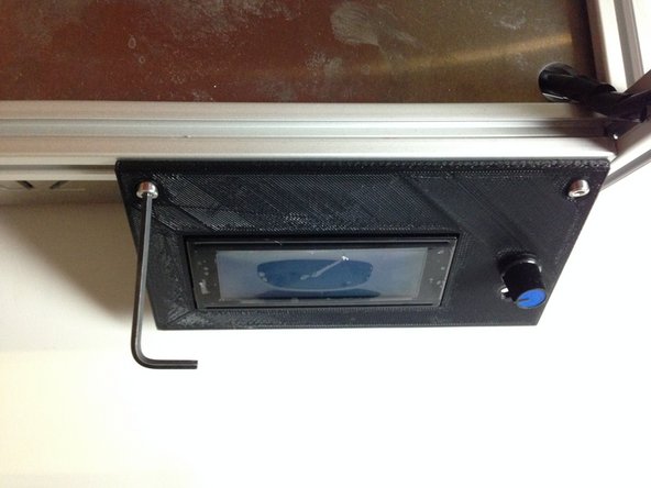 Attach the PCD panel to the profile with the allen key 4.