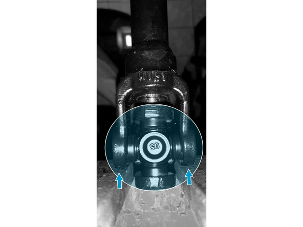 Manualmente encaixe o rolamento até próximo ao seu alojamento.