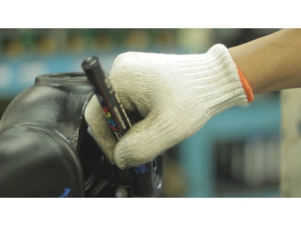 ANTES DE REMOVER O CARDAN, FAÇA MARCAÇÕES PARA GARANTIR O ALINHAMENTO.