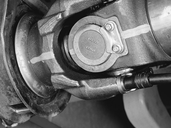 Aplique de 644 a 712 Nm de torque na porca da Ponteira Fixa;