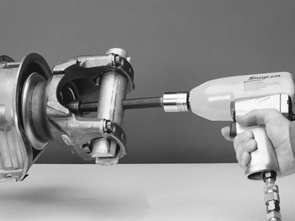 Observe atentamente as marcações feitas no Cardan para o correto alinhamento;