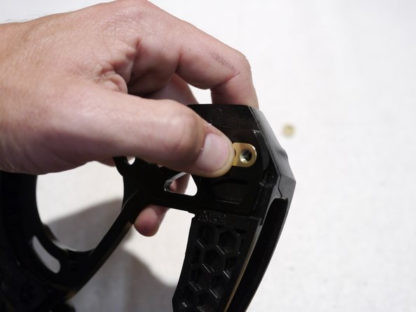 Tighten the nut to 0.5nm or just past snug. Do not over tighten as this can damage the slider