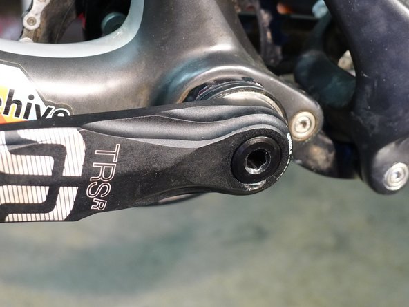 TRS race cranks do not use a self extractor like some of our other cranks, so an Isis or Octalink crank removal tool like the Park Tool CCP-44 must be used to remove the cranks.