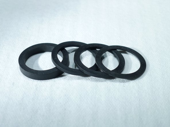 DH cranks such as the LG1 use a bit longer spindle than XC cranks so be sure to use the proper number of spacers