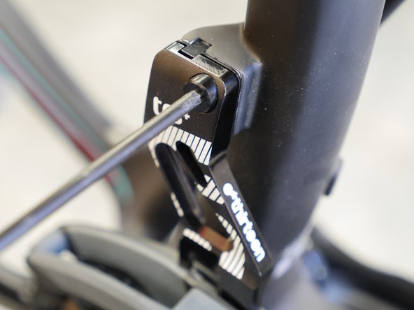 Tighten the fixing bolt to 6N*m