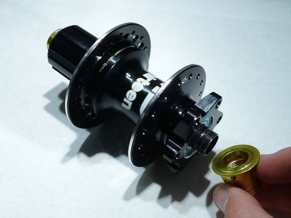 Lightly grease non-drive endcap threads