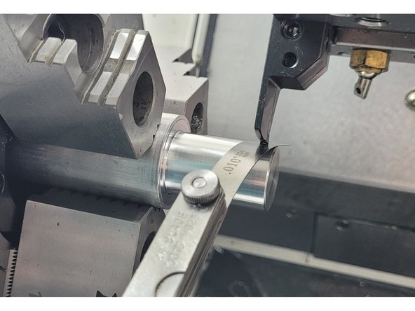 Press [MEASURE TOOL] on the control.