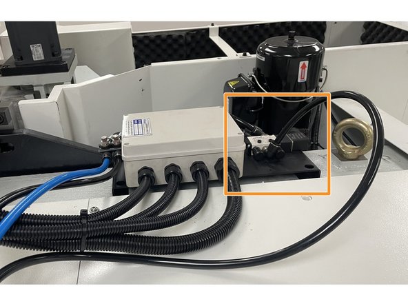 Install the blue air line to the fitting labeled up and the black line to the fitting labeled down.  See Photo 1