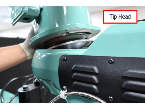 Head motor is heavy, proper hoist procedure should be used to lower head from machine. Refer to videos later in this guide about the installation and removal of spindles.