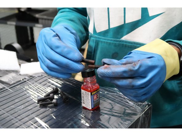 Apply threadlocker (Loctite Blue 242 or equivalent) on the counterweight support screws to help keep them in place inside the column. Doing so will prevent possible vibration damage to the screws during transit.