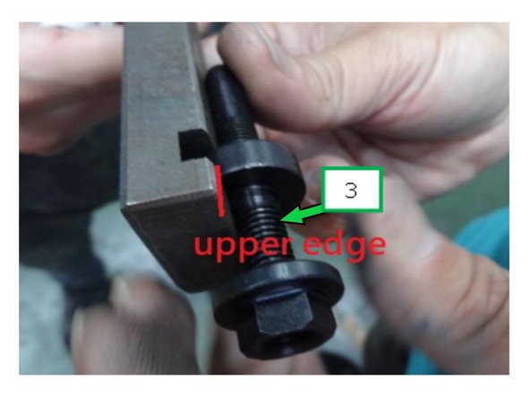 Slowly turn the adjustment screw counterclockwise until it just contacts the gib’s upper edge.