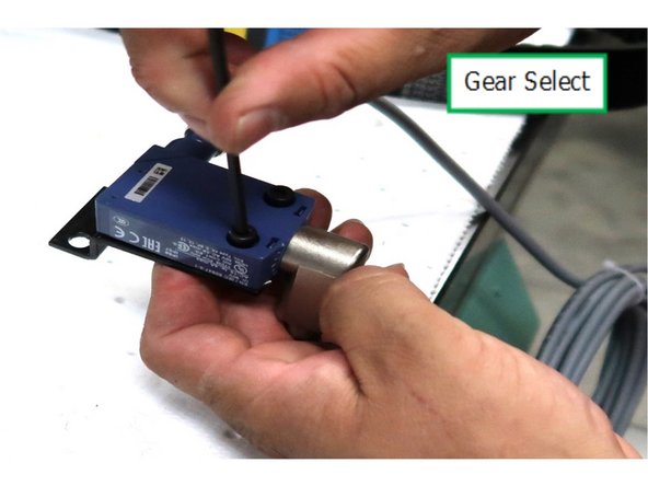 Assemble the bracket P/N 23969-1 on the limit hi/lo gear select switch P/N 23968.