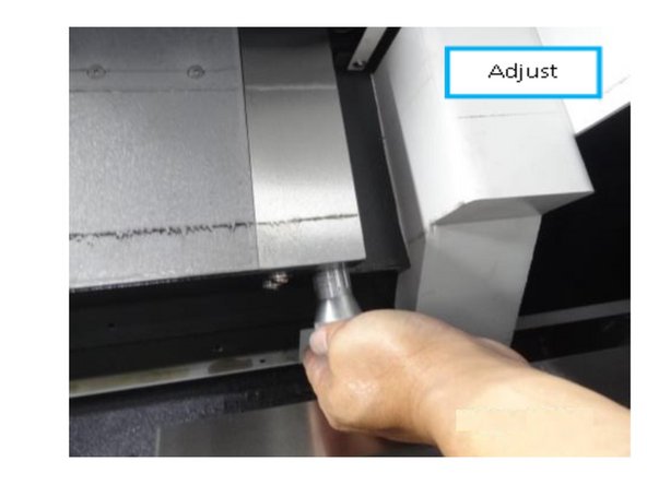 Using a flathead torque screwdriver, tighten the adjustment screws to 1.2 Nm (11 in-lbs).