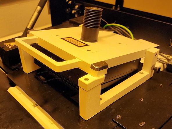 This applies to the OIL mode sample holder as well