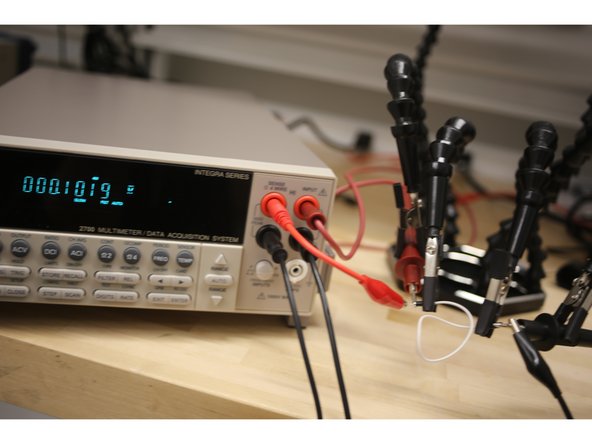 Connect probes in all four red and black inputs.