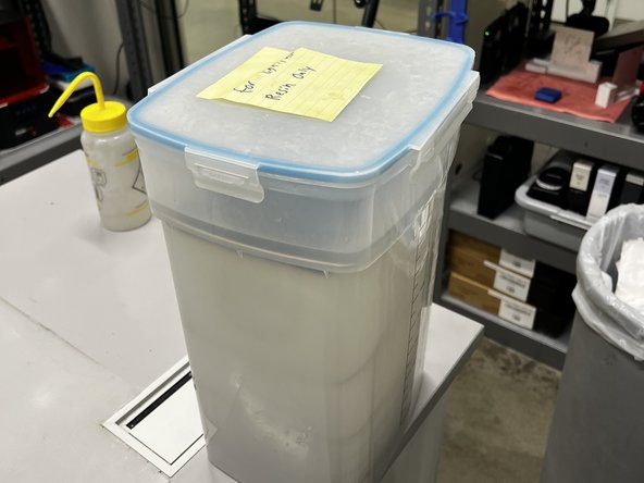 Ensure that the IPA level is above the base of the build plate and the model is fully submerged.