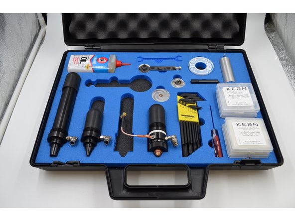 There are 5 lenses and 2 different tips for the Kern