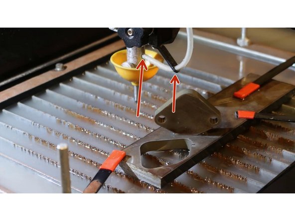 Remove the garnet tube from the nozzle body.