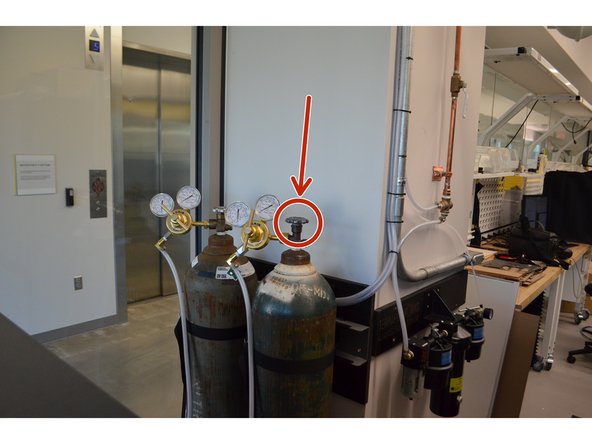 The following steps are specific to oxygen. The same procedure is followed if using nitrogen instead