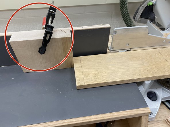 Stop blocks are very useful to create a lot of cuts that have the same length.