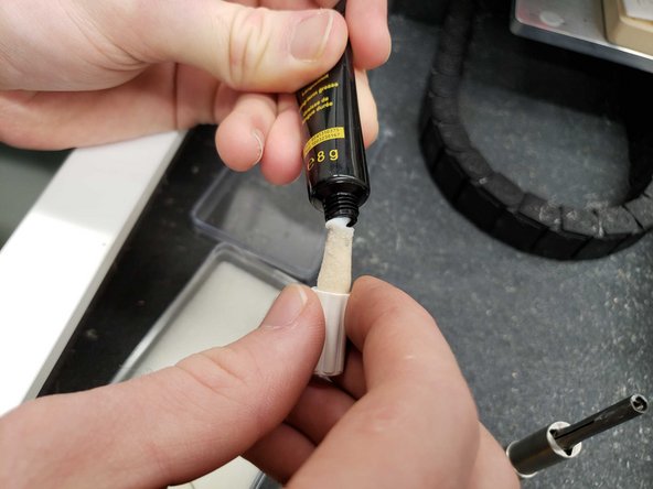 Put some grease on the foam spreader