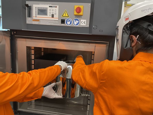 Open the drying oven