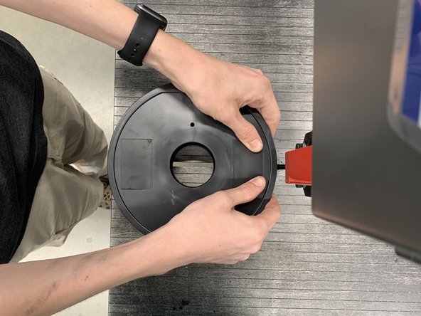 When cutting, it is imperative that you keep a firm grip on the spool during this operation. Ask for help before cutting if you are unsure.