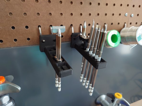There are 8mm and 20mm tip pairs. To swap the tips, use a rubber pad and pull the tips out, then insert the new tips until fully seated, as you would for the standard soldering iron.