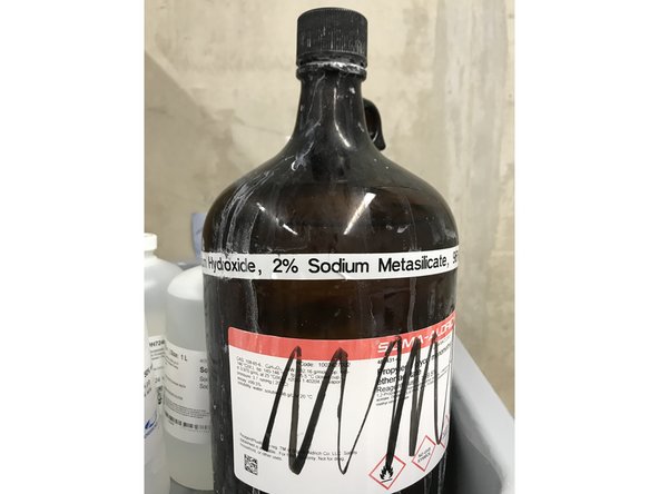 Pour NaOH and Sodium Metasilicate into large beaker (2000 mL)