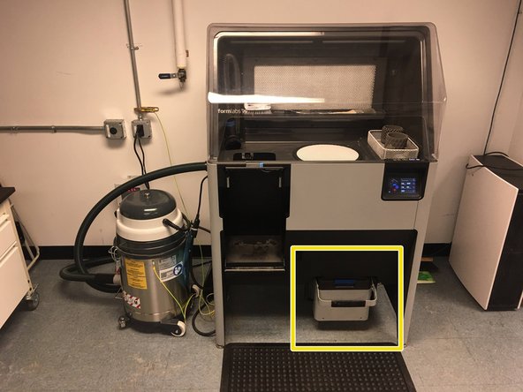 It is important that the powder has settled before removing the bin so that a plume of powder does not escape from the hopper when you remove the bin