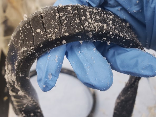 Be careful! Softer/smaller prints (like Agilus 30Black) could break or be scratched during harvesting.