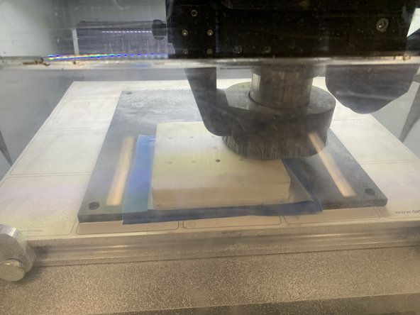 After machining, keep the door closed and allow the air to run for at least two minutes.