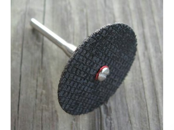 Ensure that the disk is secure, but do not over tighten as the disks can break easily