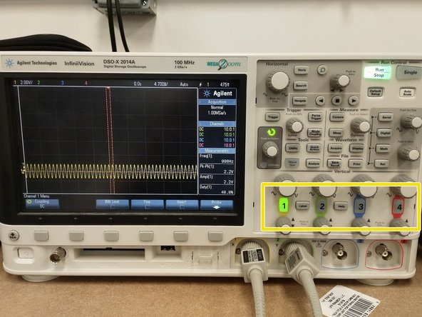 Press the numbered buttons to show/hide the four inputs on the screen.