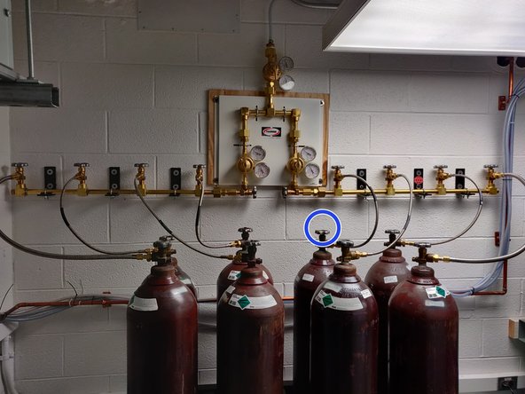 (1) Split side valve