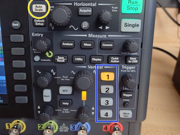 Press the numbered buttons to show or hide the four different inputs on the screen.