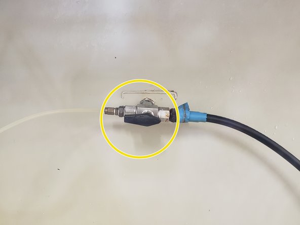 When facing the left, water will come out of the left hose. This one is the high pressure hose of the two