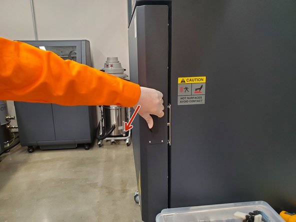 The handle of the drying oven turns counter clockwise to open