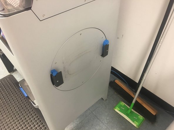 Locate the Powder Bin &quot;mixer&quot; on the right hand side of the Sift